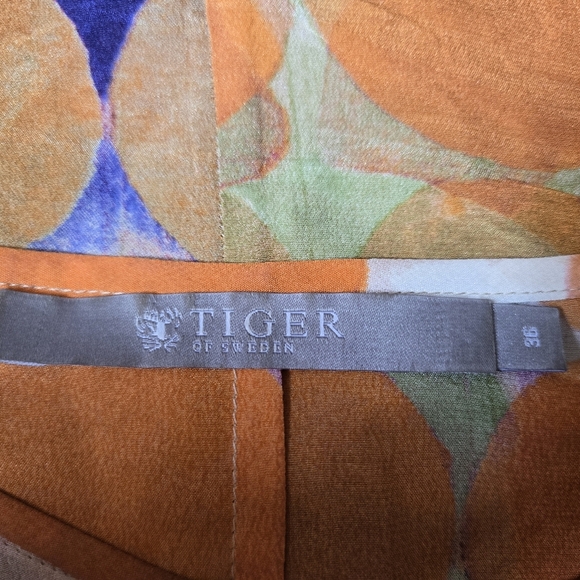TIGER OF SWEDEN 100% Silk Circle Pattern Blouse. Size 36/ Small - Picture 10 of 16